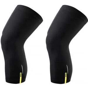Mavic Aksium Knee Warmers  in Black